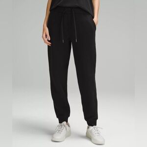 Lululemon Scuba High-Rise Jogger *Full Length, Size 14, Black, Like New.